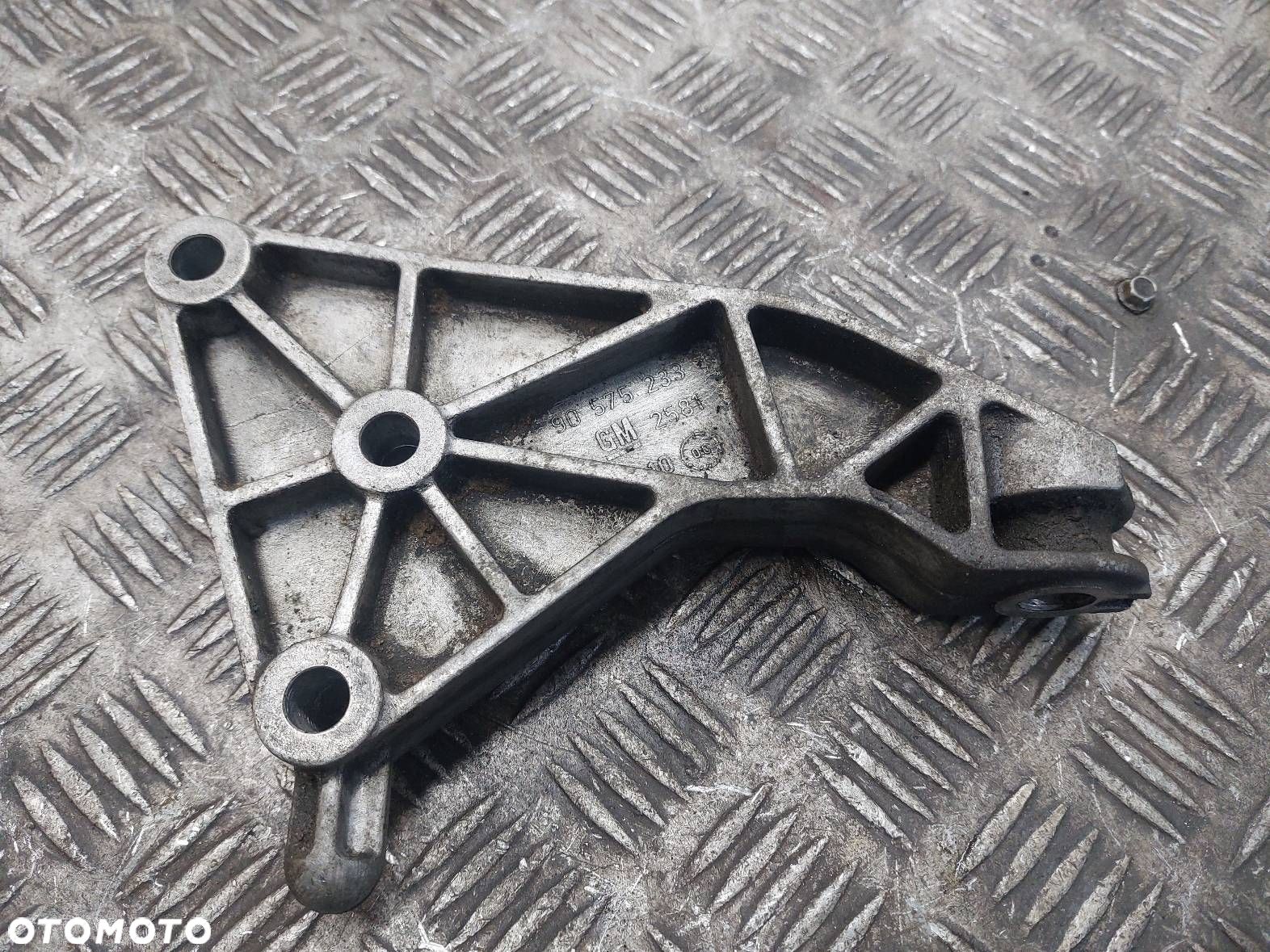 ŁAPA SPRZĘGŁA ASTRA G II 1.7 DTI 90575233 - 1