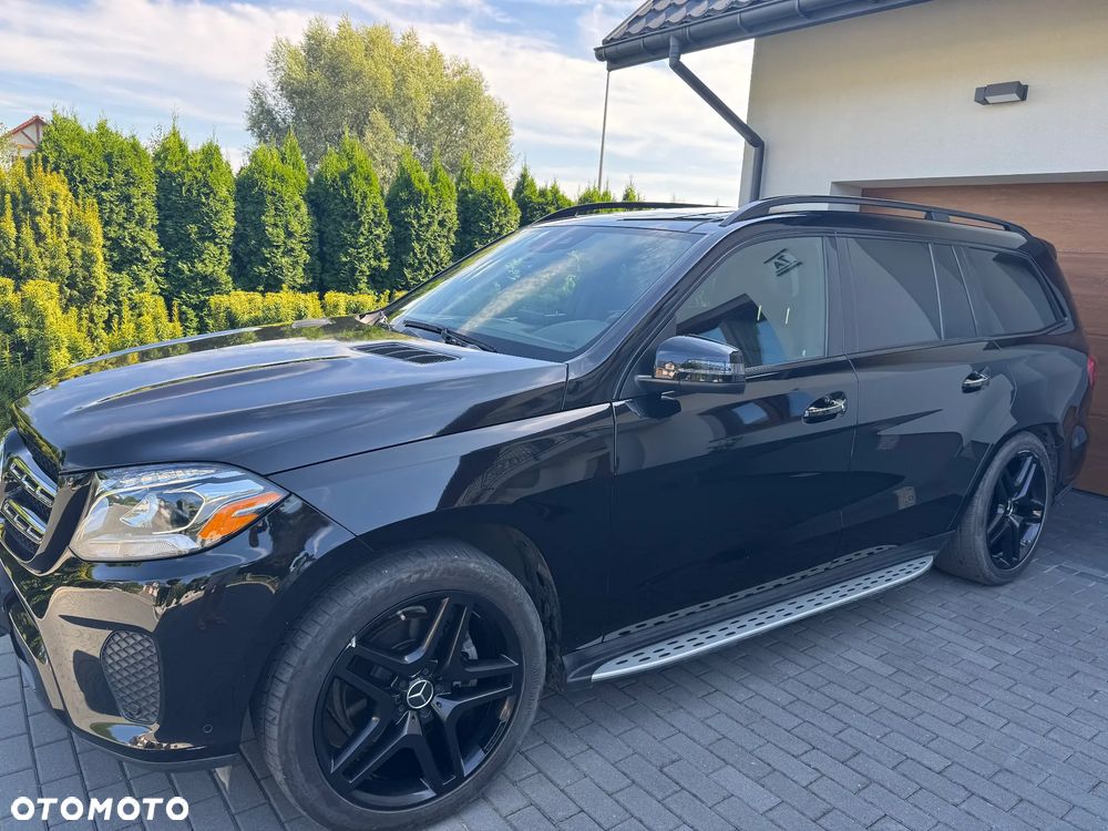 Mercedes-Benz GLS - 1