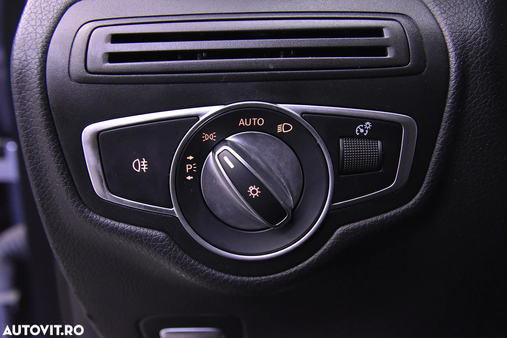 Mercedes-Benz GLC 300 d 4Matic 9G-TRONIC AMG Line - 15