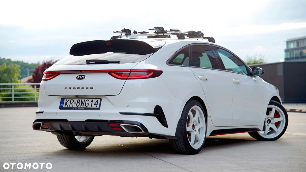 Kia ProCeed - 12