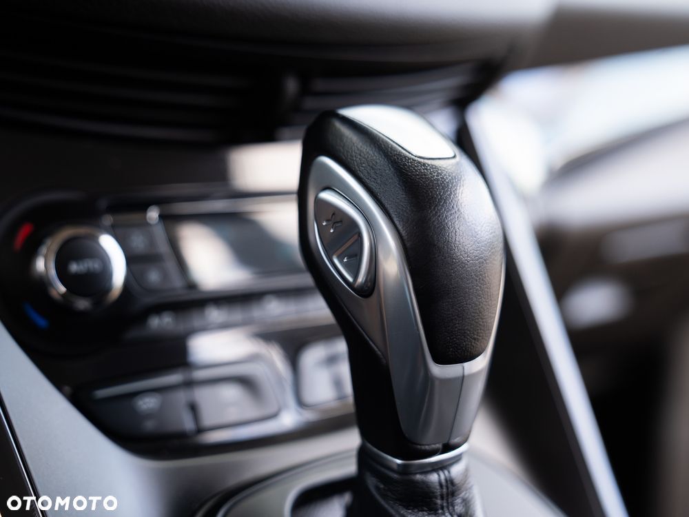 Ford Kuga - 37