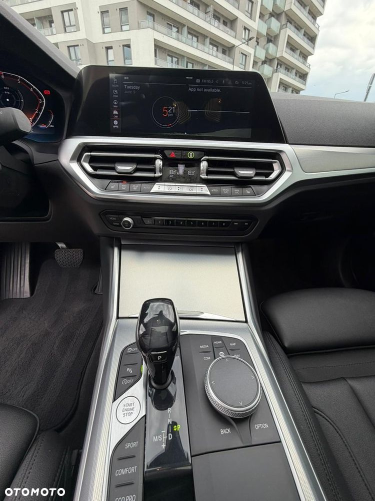 BMW Seria 3 330i Sport Line - 14