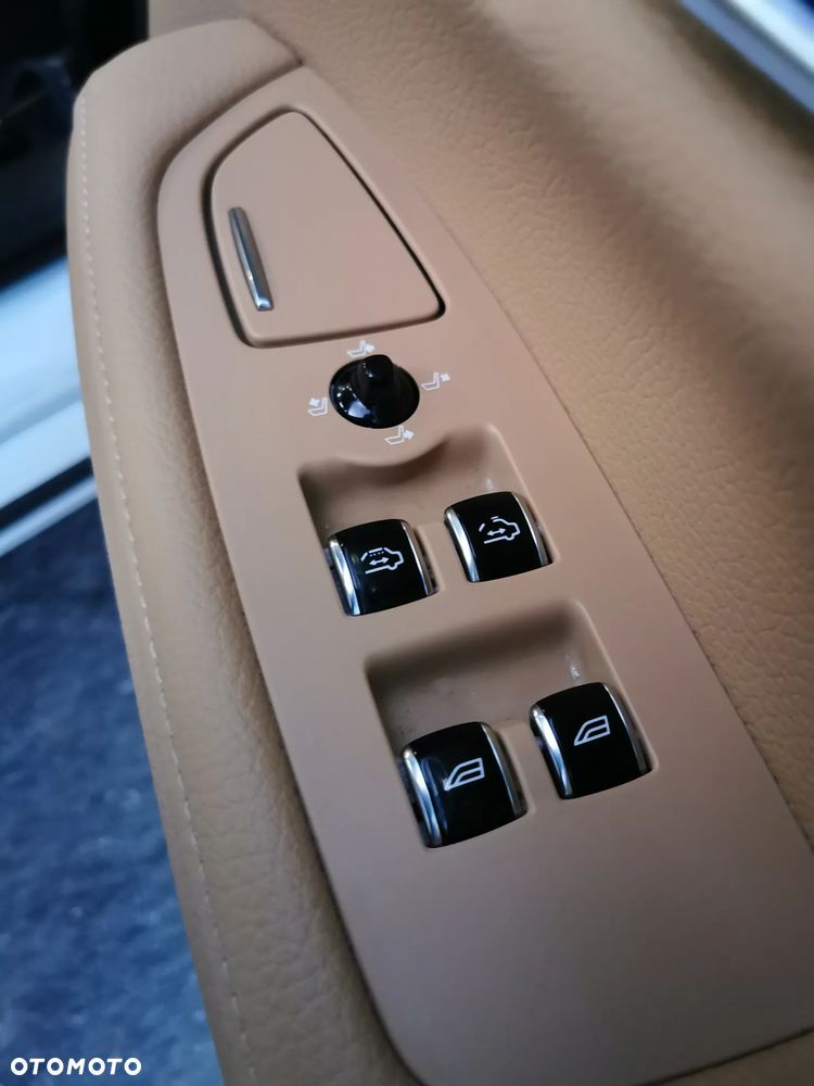 Volvo S90 T5 Momentum - 25