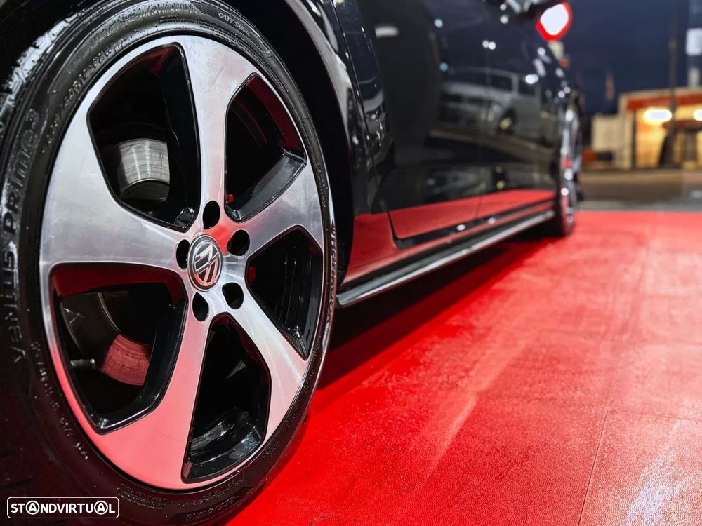 VW Golf 2.0 TSi GTi DSG - 33