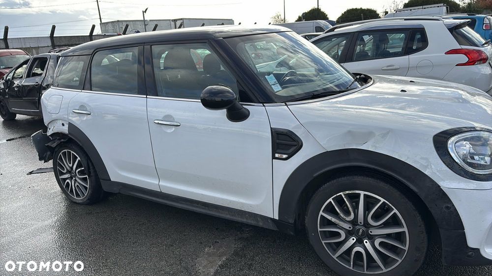 MINI Countryman Cooper D - 24