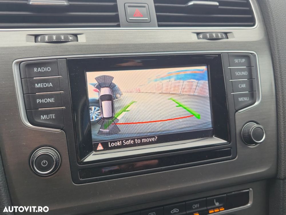 Volkswagen Golf 1.6 TDI DPF BlueMotion Technology Comfortline - 10