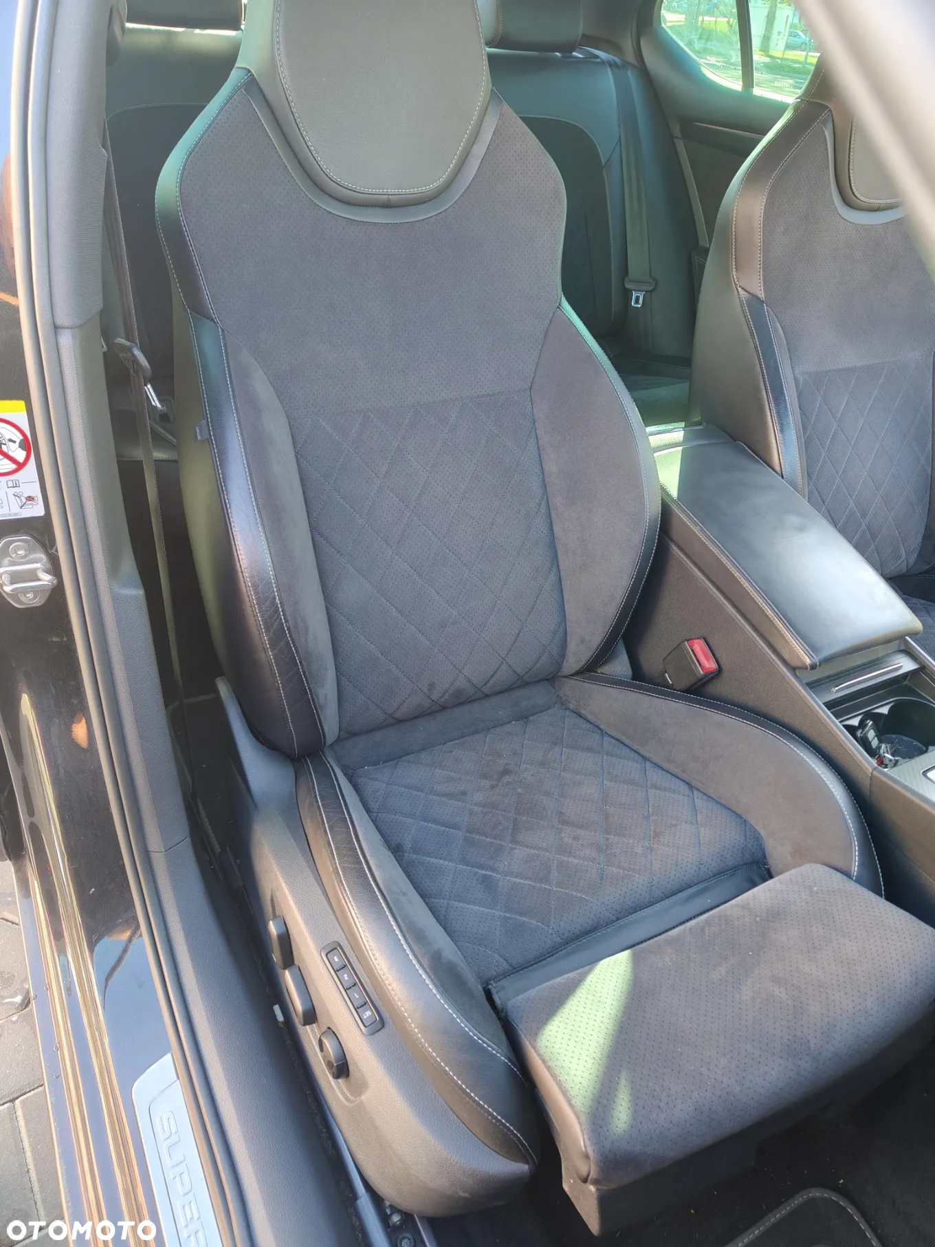 Skoda Superb 2.0 TDI SCR Sportline DSG - 15