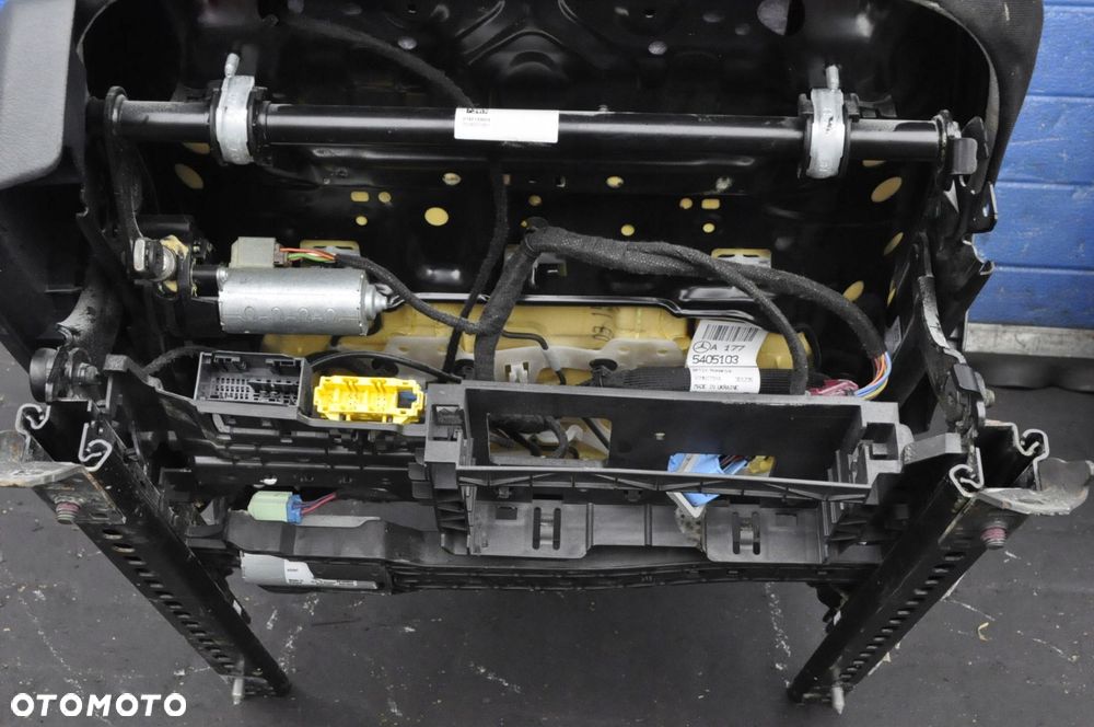 MERCEDES W177 FOTEL LEWY PRZÓD SKÓRA ELEKTRYKA ANGLIK - 9