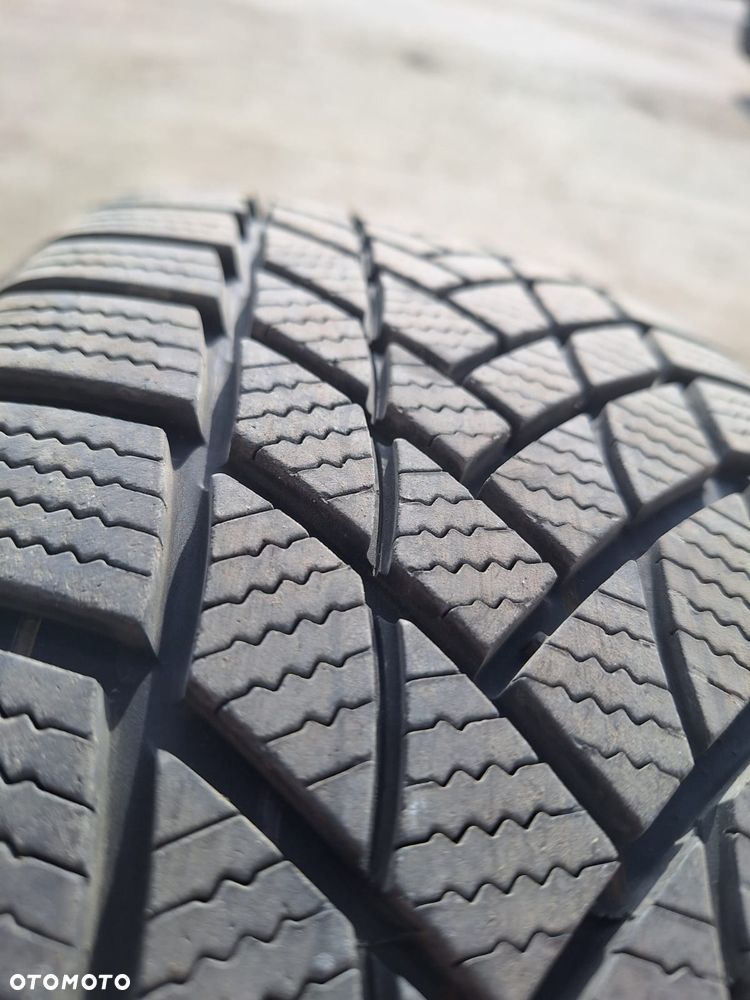 opony zimowe 215/55 R17 - 2