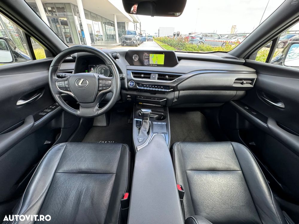 Lexus UX 250h FWD Business - 23