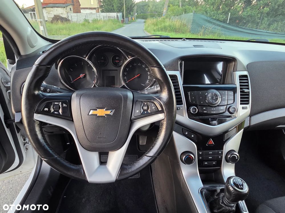 Chevrolet Cruze 1.8 LTZ+ - 14