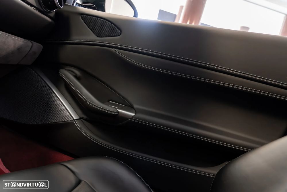 Ferrari Portofino 3.9 Twin-Turbo V8 — fotografia 23
