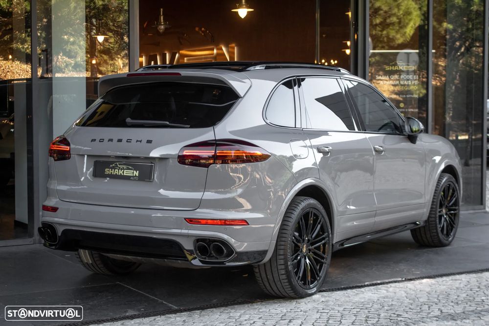 Porsche Cayenne S E-Hybrid - 6
