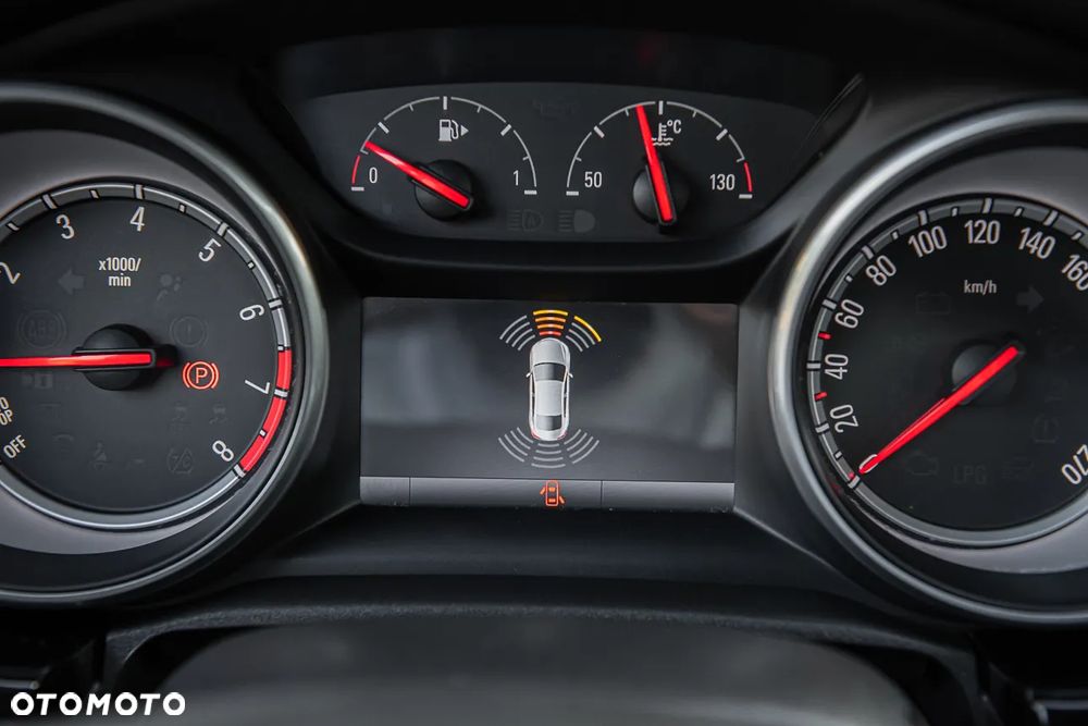 Opel Astra 1.4 Turbo Business - 17