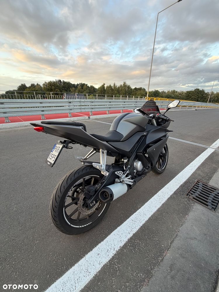 Yamaha YZF - 4