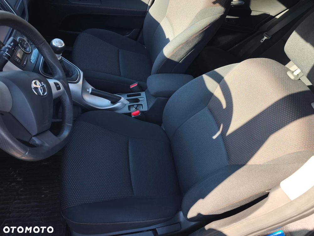 Toyota Auris 1.6 Club - 12