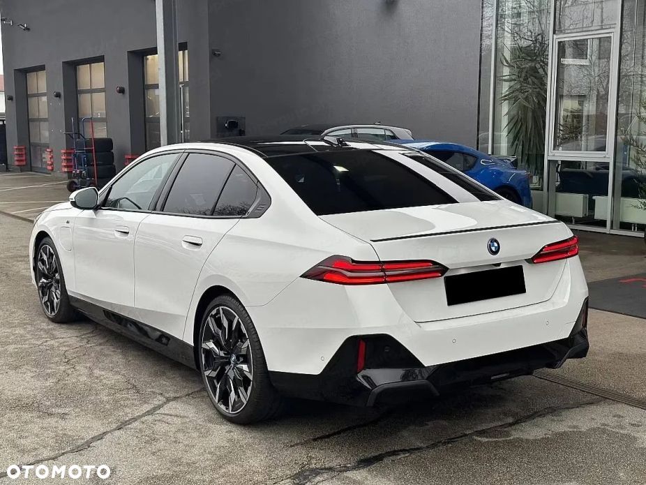 BMW Seria 5 520d xDrive mHEV M Sport - 5