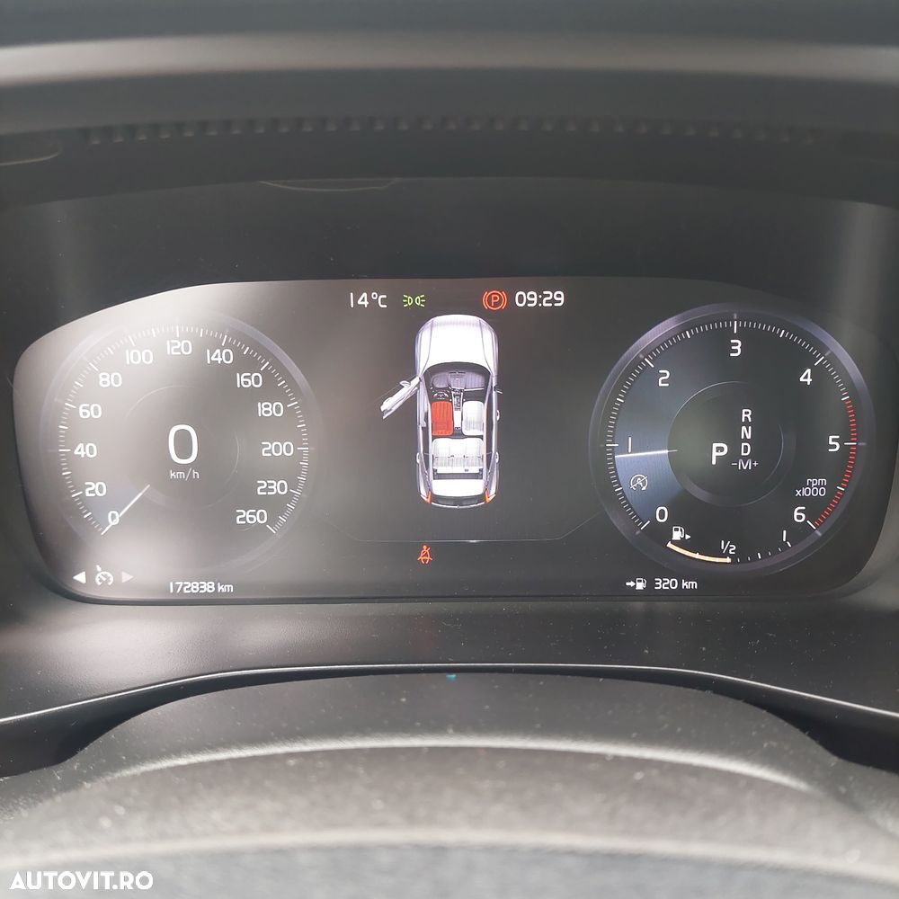 Volvo XC 40 D4 AWD Base - 8