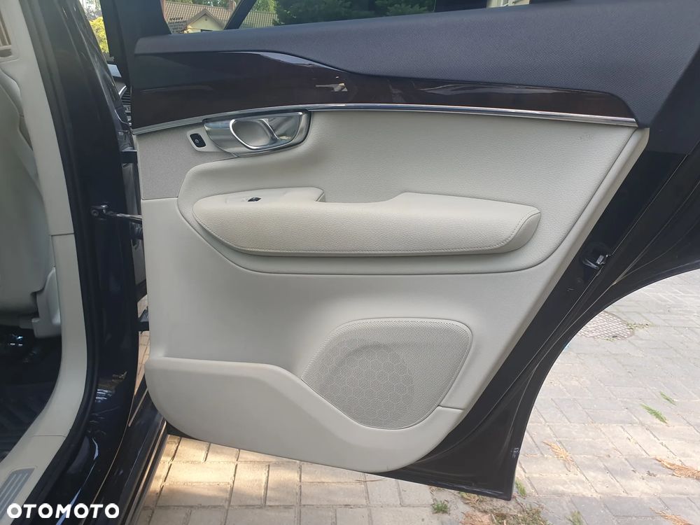 Volvo XC 90 T6 AWD Geartronic Momentum - 23