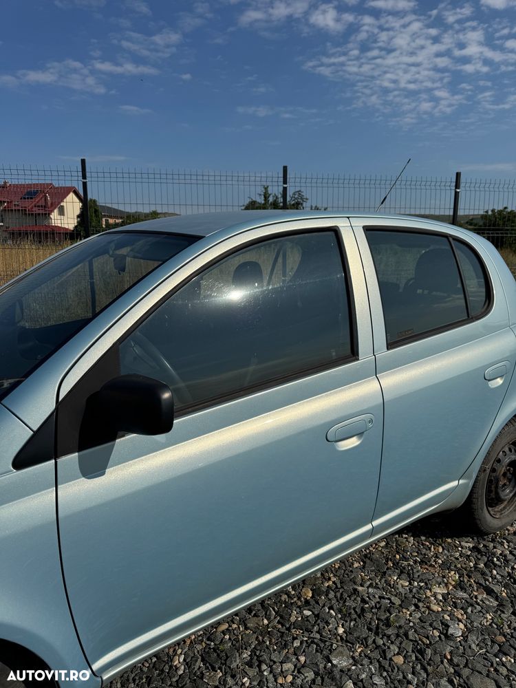 Toyota Yaris 1.0 Base AC - 3