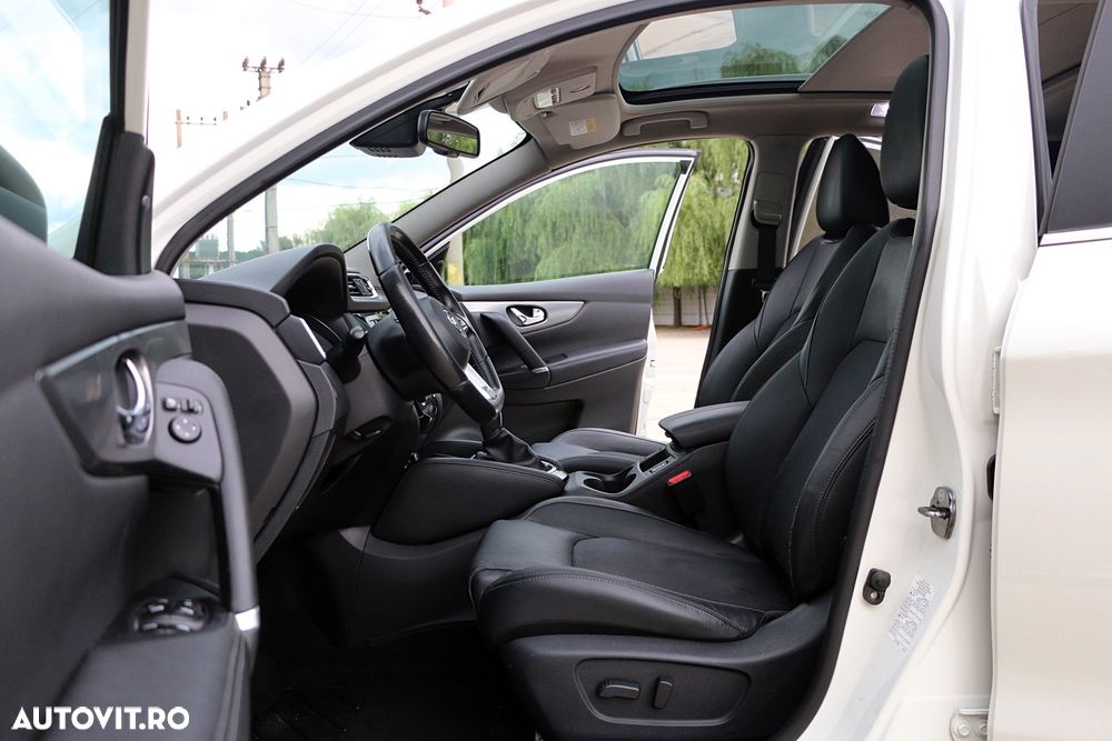 Nissan Qashqai 1.6 DCI Xtronic TEKNA - 17