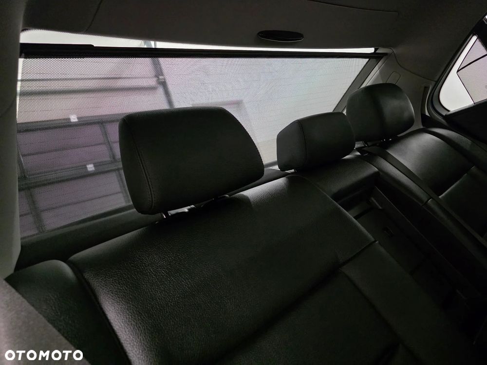 Mercedes-Benz Klasa E 350 CDI DPF BlueEFFICIENCY 7G-TRONIC Avantgarde - 21