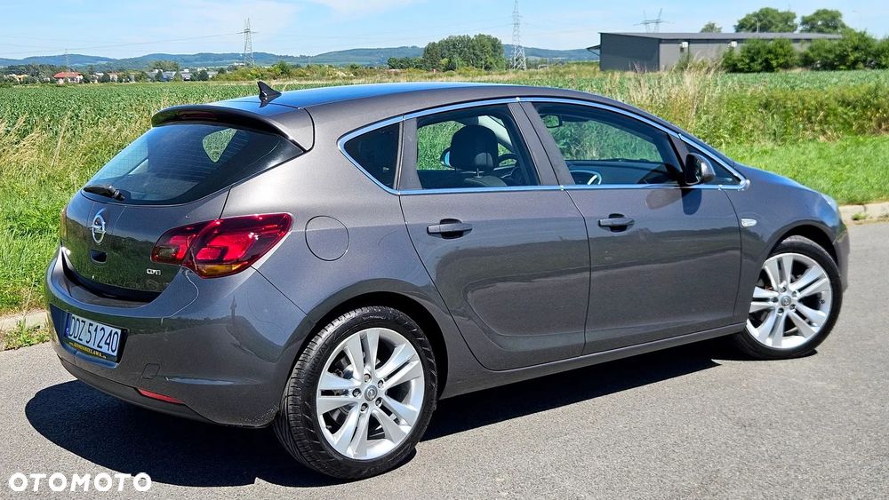 Opel Astra 1.7 CDTI DPF Cosmo - 3
