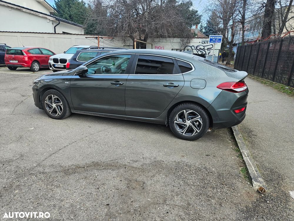Hyundai i30 1.5 T-GDI 160CP MHEV 5DR M/T Highway - 5