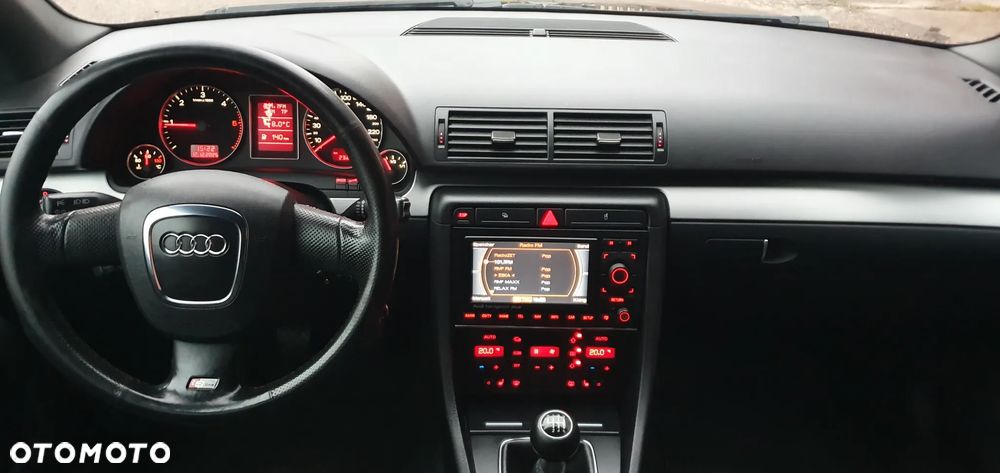 Audi A4 Avant 2.0 TDI DPF - 14