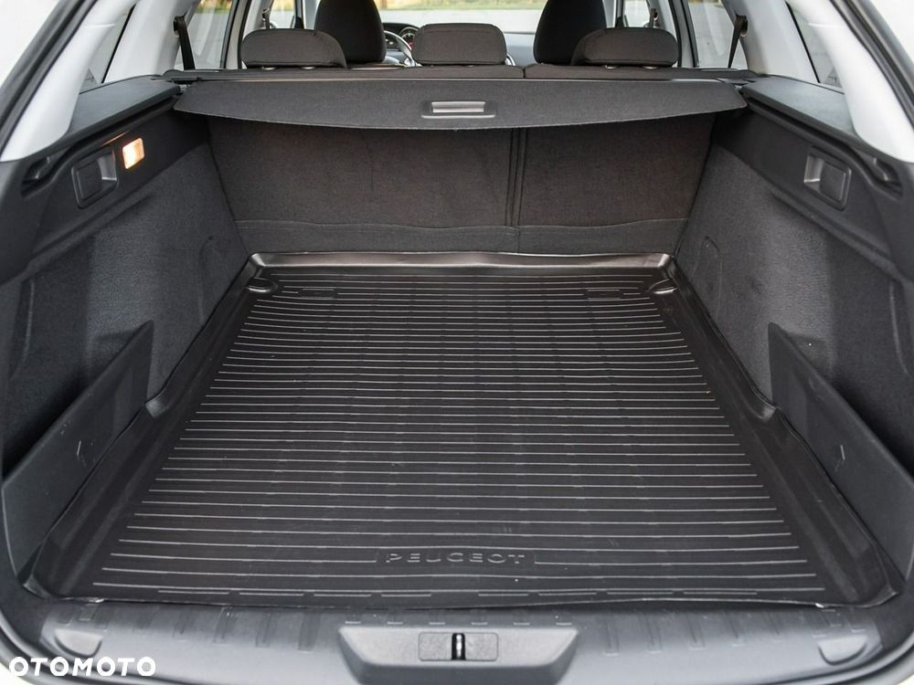 Peugeot 308 1.5 BlueHDi Allure Pack S&S - 27