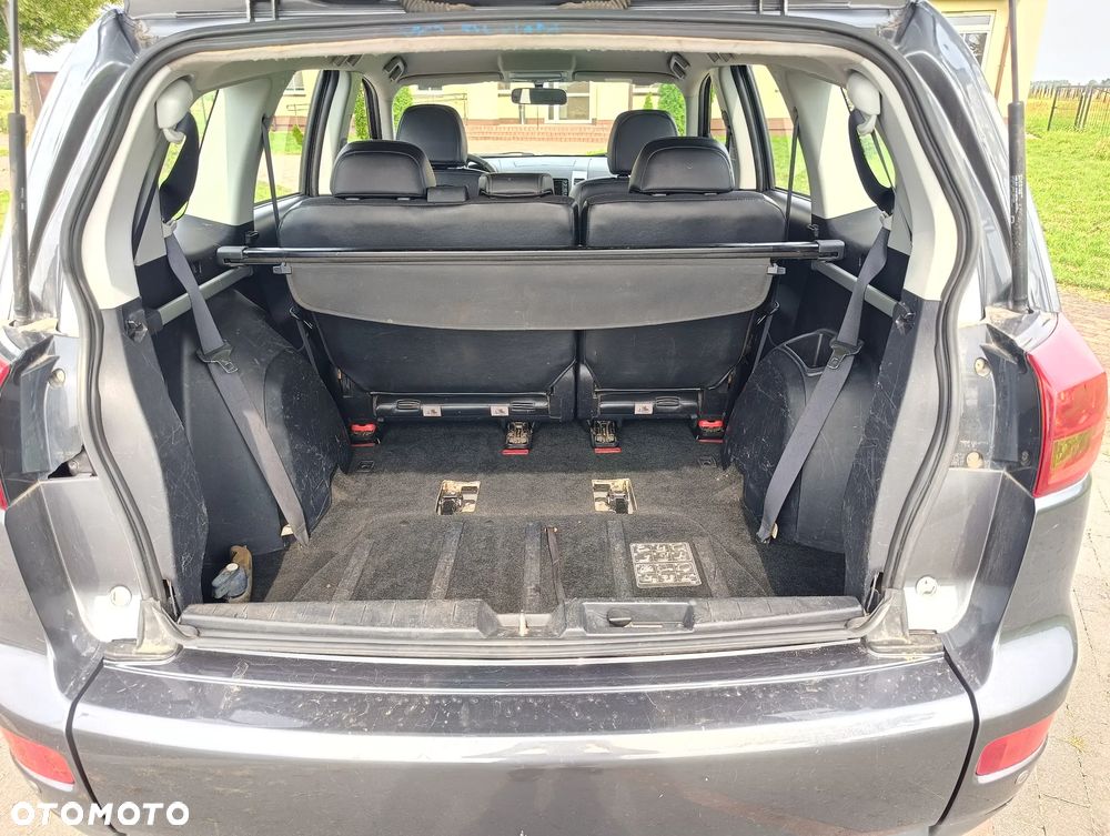 Peugeot 4007 - 10