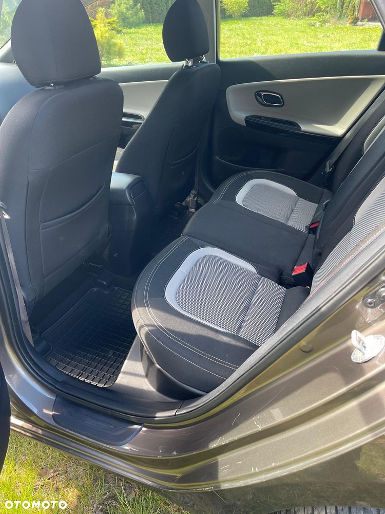 Kia Ceed 1.6 GDI Dream Team Edition - 11