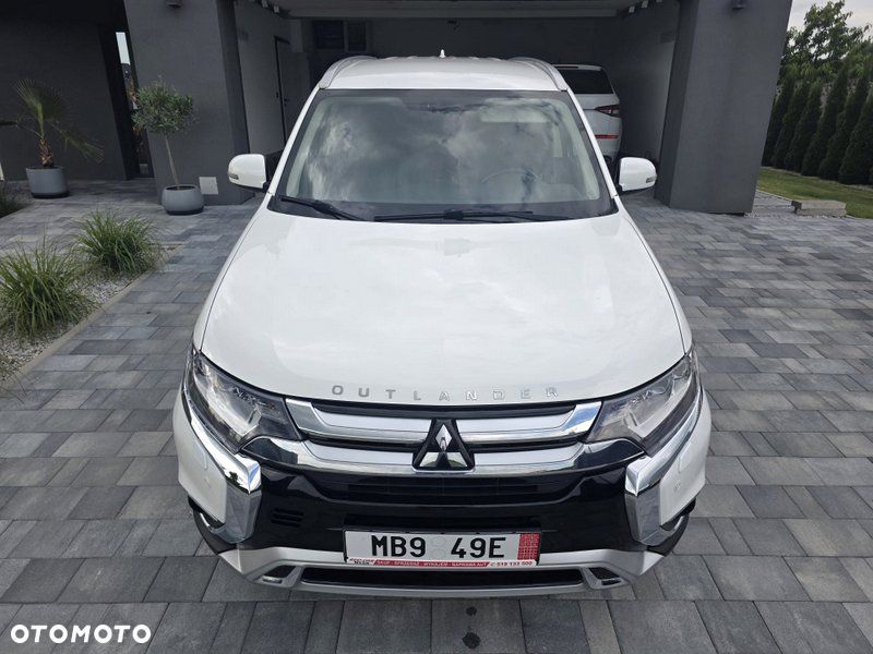 Mitsubishi Outlander 2.0 Intense + Navi 4WD CVT - 18
