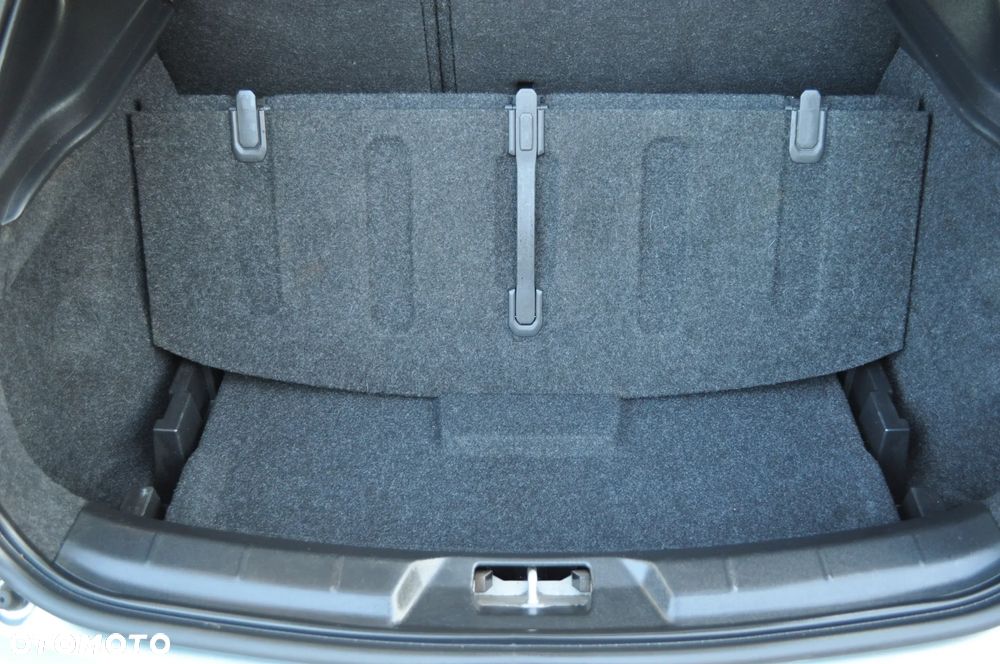 Volvo V40 D2 RDesign - 32