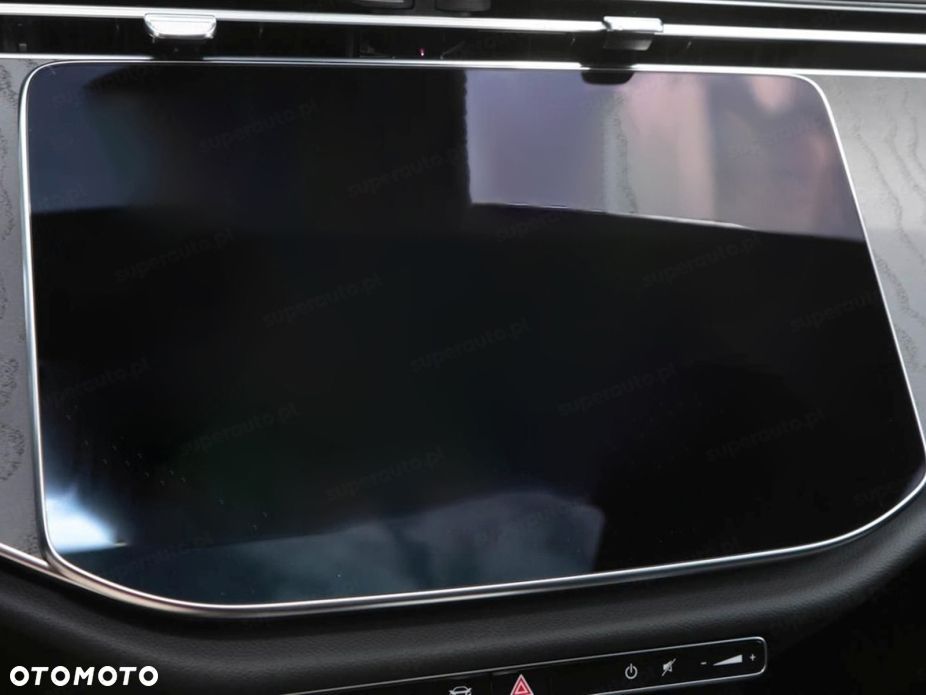 Mercedes-Benz Klasa E - 9