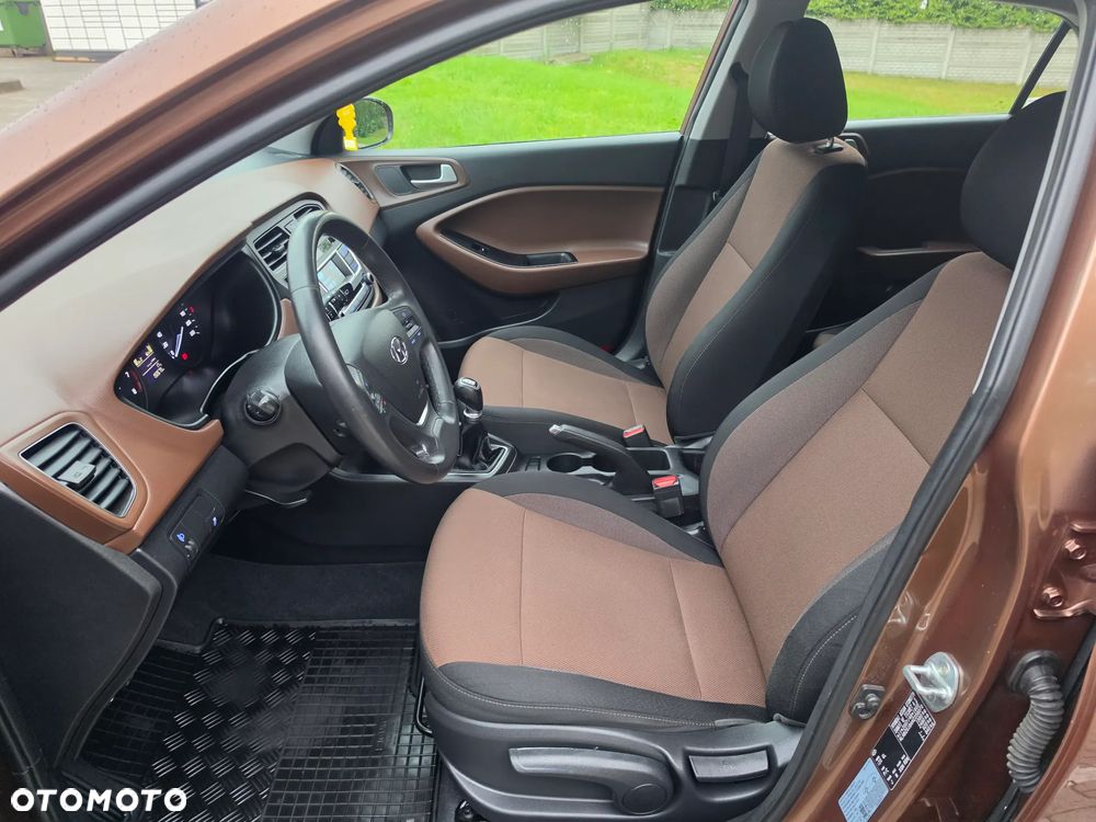 Hyundai i20 1.2 Fifa World Cup Edition - 6