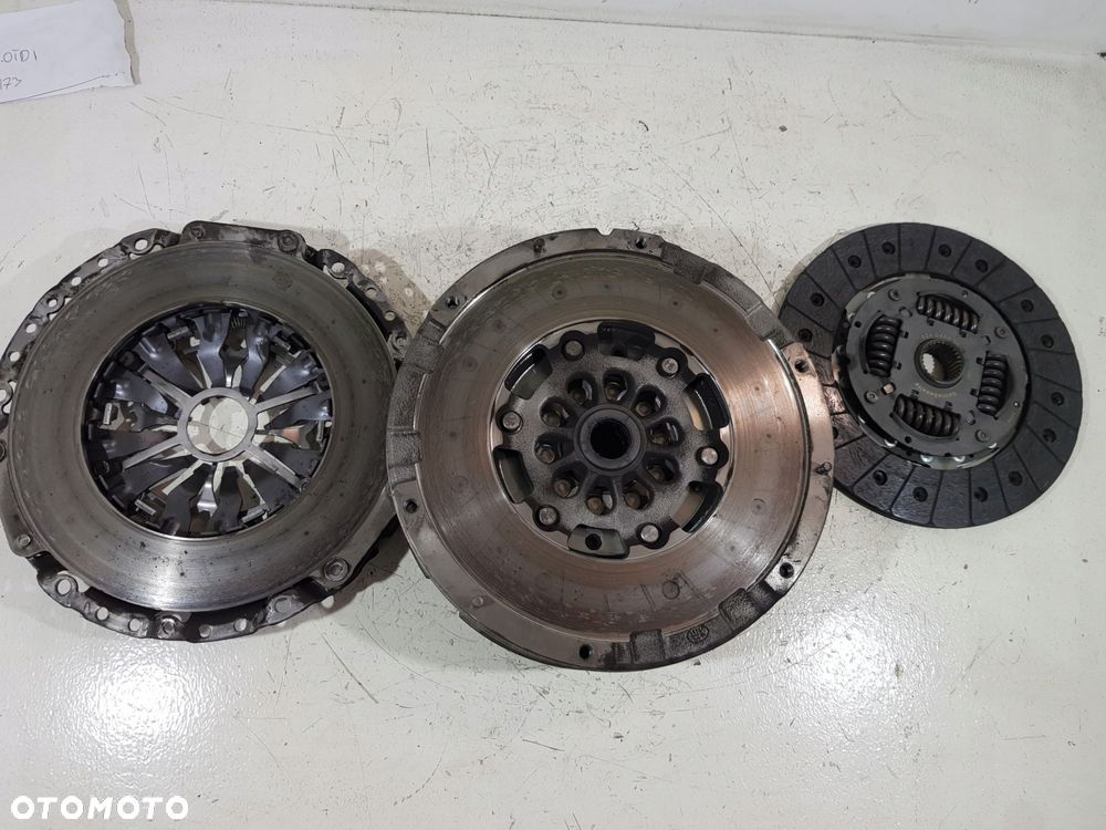 koło dwumasowe 415034410 audi a4 b8 lift 2.0 tdi csu - 1