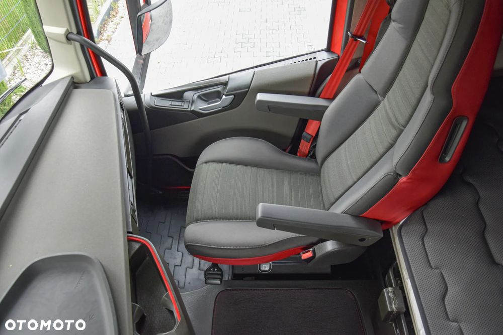 Volvo FH540 / 6x2 / EURO 6 / PUSHER / OŚ SKRĘTNA-PODNOSZONA / RETARDER / KLIMATYZACJA POSTOJOWA / NAWIGACJA / ACC / LEDY / 2 ZBIORNIKI PALIWA / ALUFELGI / SERWISOWANY / SPROWADZONY - 28