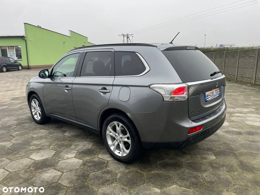 Mitsubishi Outlander 2.2 DI-D 4WD Plus - 3