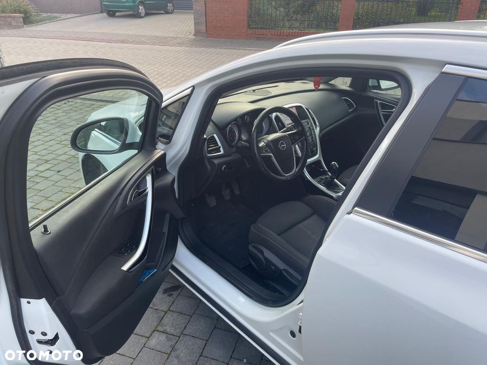 Opel Astra 1.6 Turbo - 10