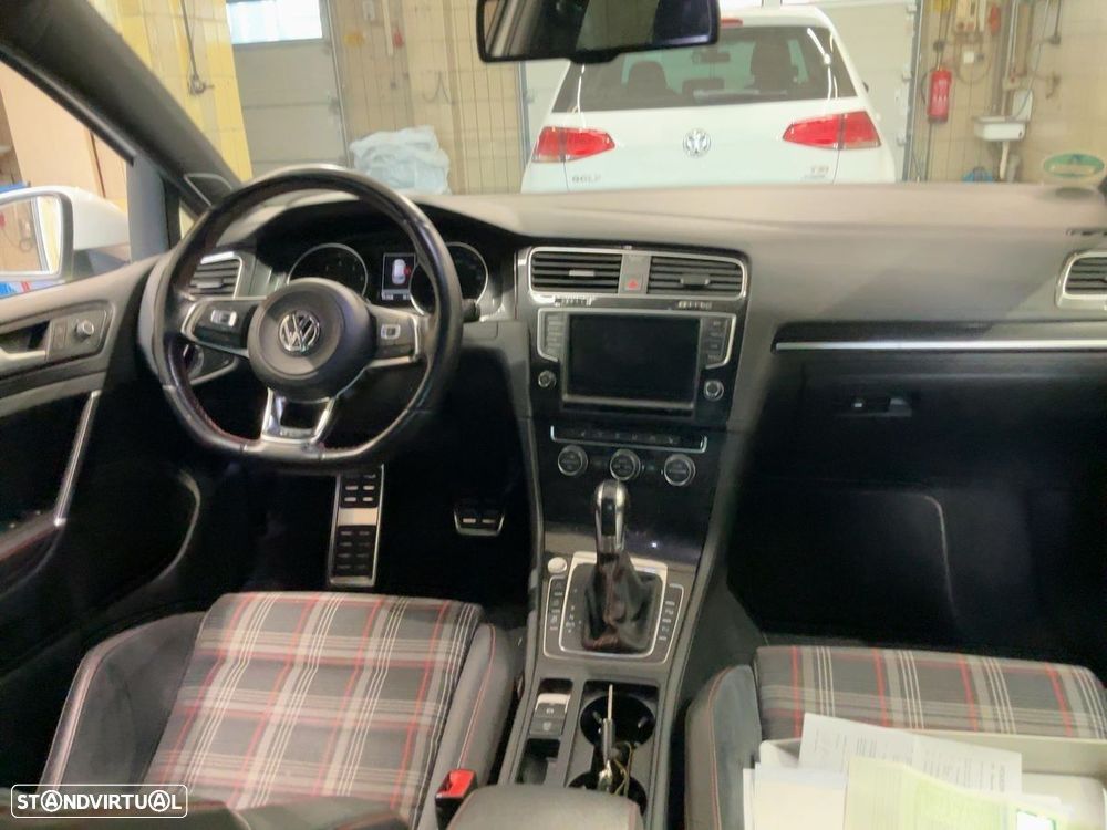 VW Golf 2.0 TSi GTi DSG Performance - 10