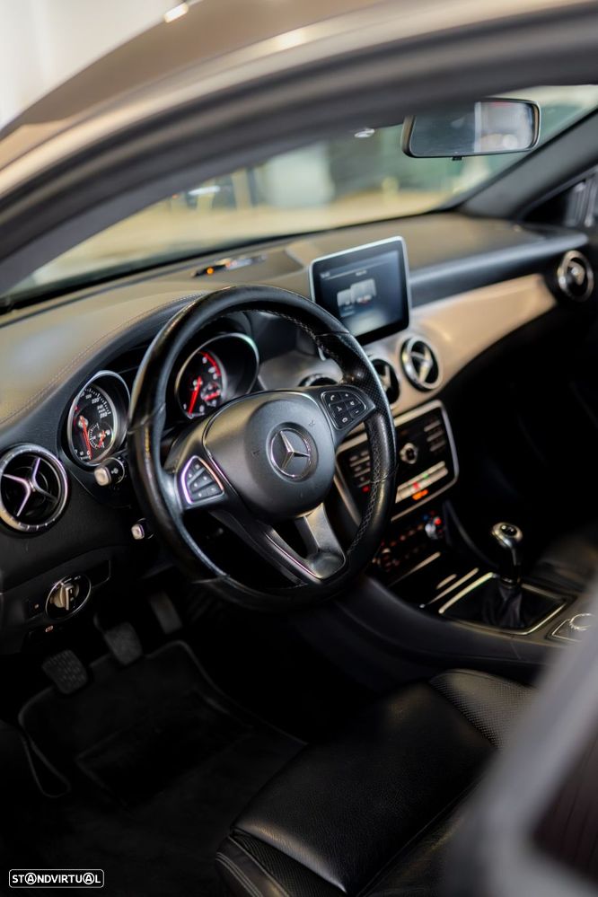 Mercedes-Benz CLA 200 d Shooting Brake Urban - 17