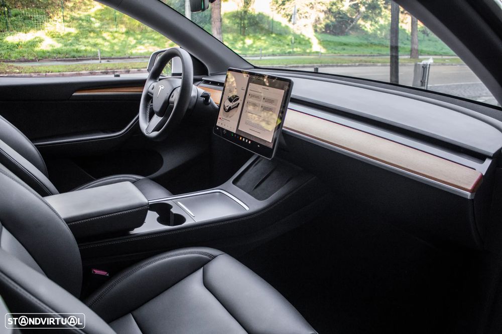 Tesla Model Y Long Range Tração Integral - 21