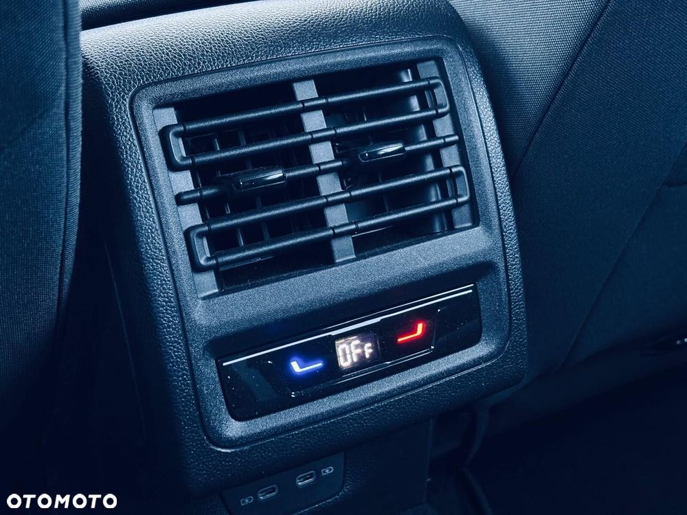 Volkswagen Golf VIII 2.0 TDI Style DSG - 36