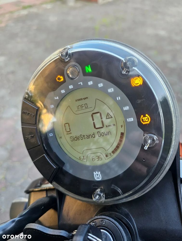 Husqvarna Svartpilen - 8