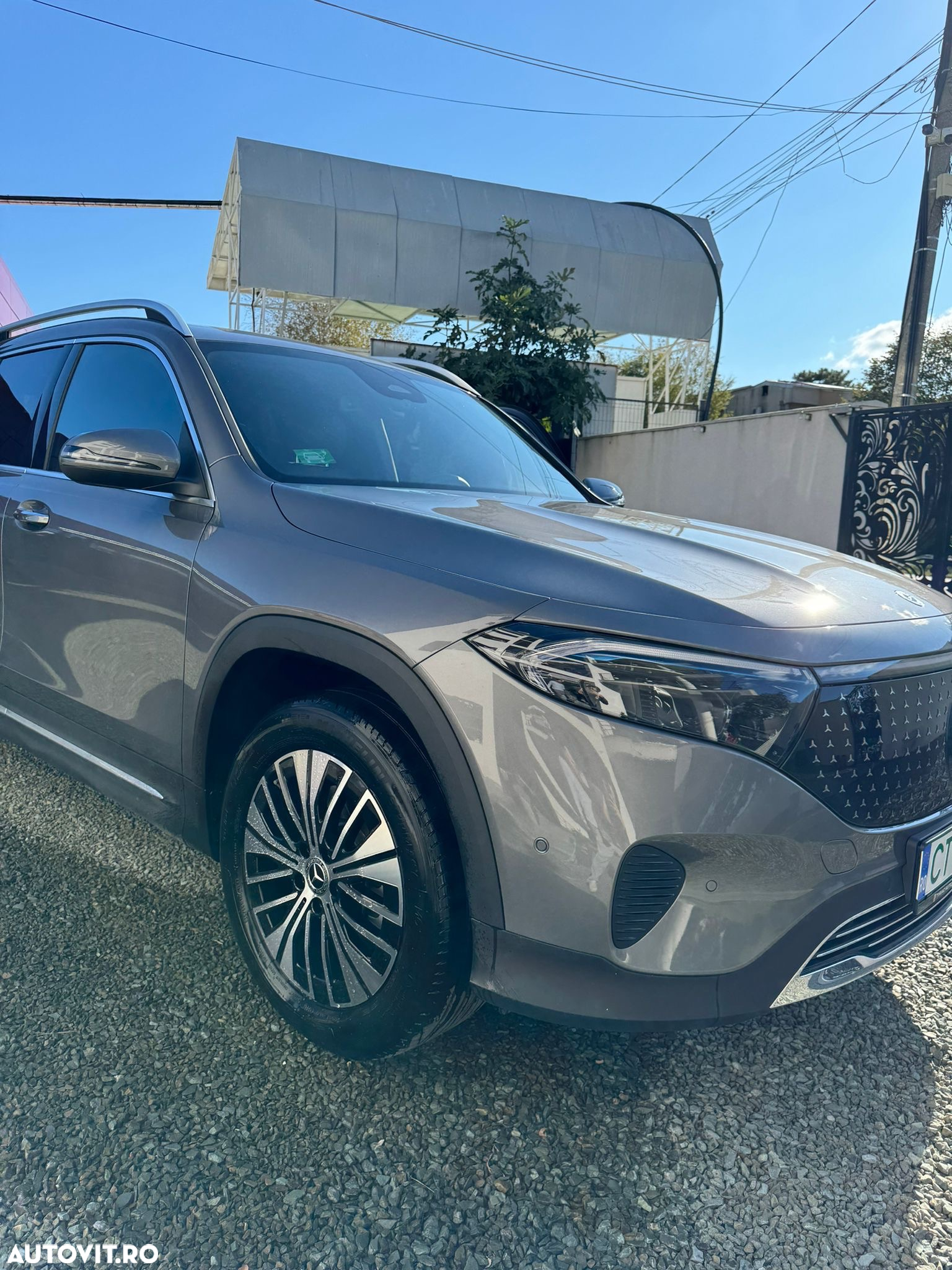 Mercedes-Benz EQB 300 4MATIC - 9