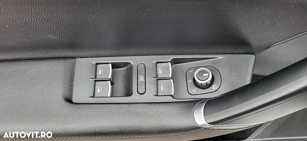 Volkswagen Passat Variant 2.0 TDI BlueMotion Technology DSG Highline - 22