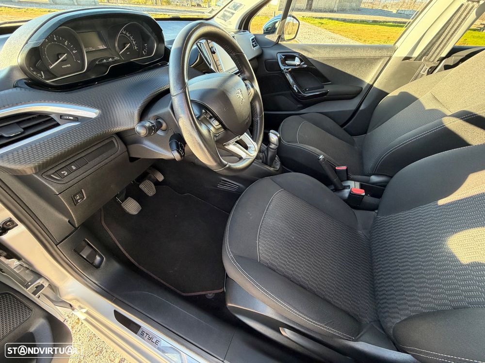 Peugeot 208 1.2 PureTech Style - 7