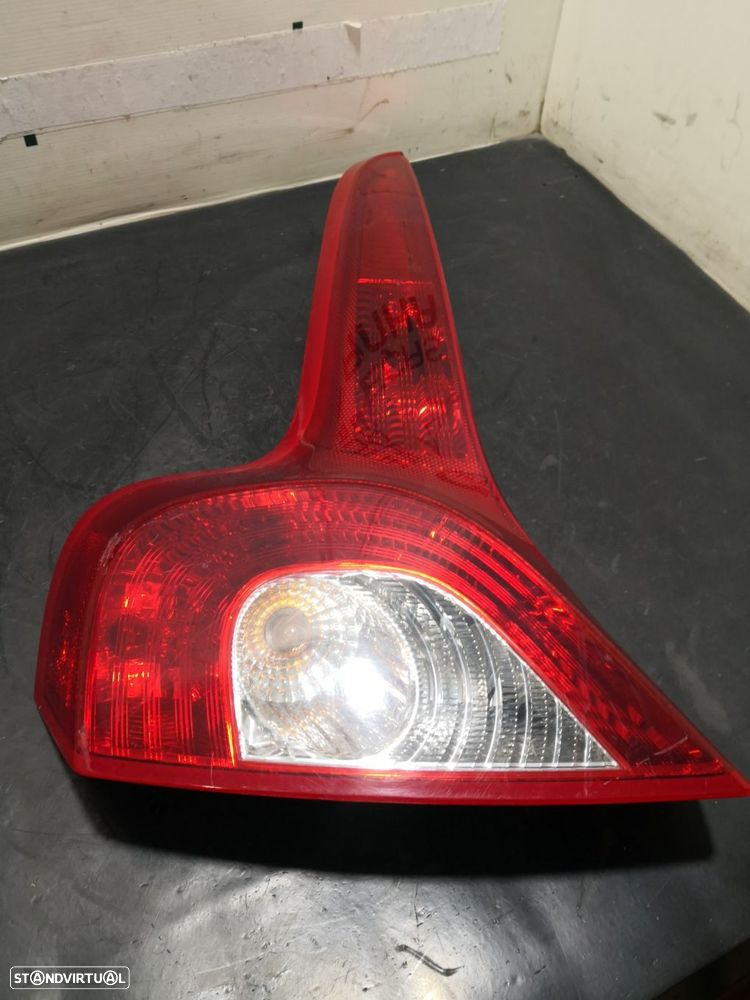 Farolim Stop Esq Volvo C30 (533) - 1