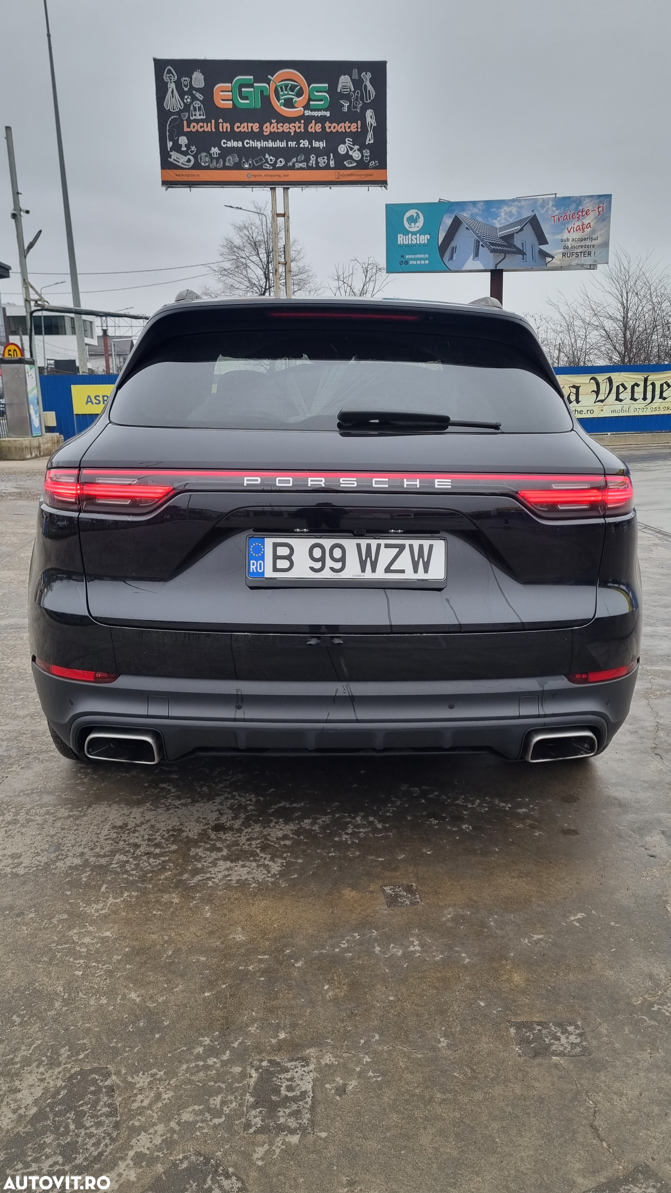 Porsche Cayenne Standard - 9